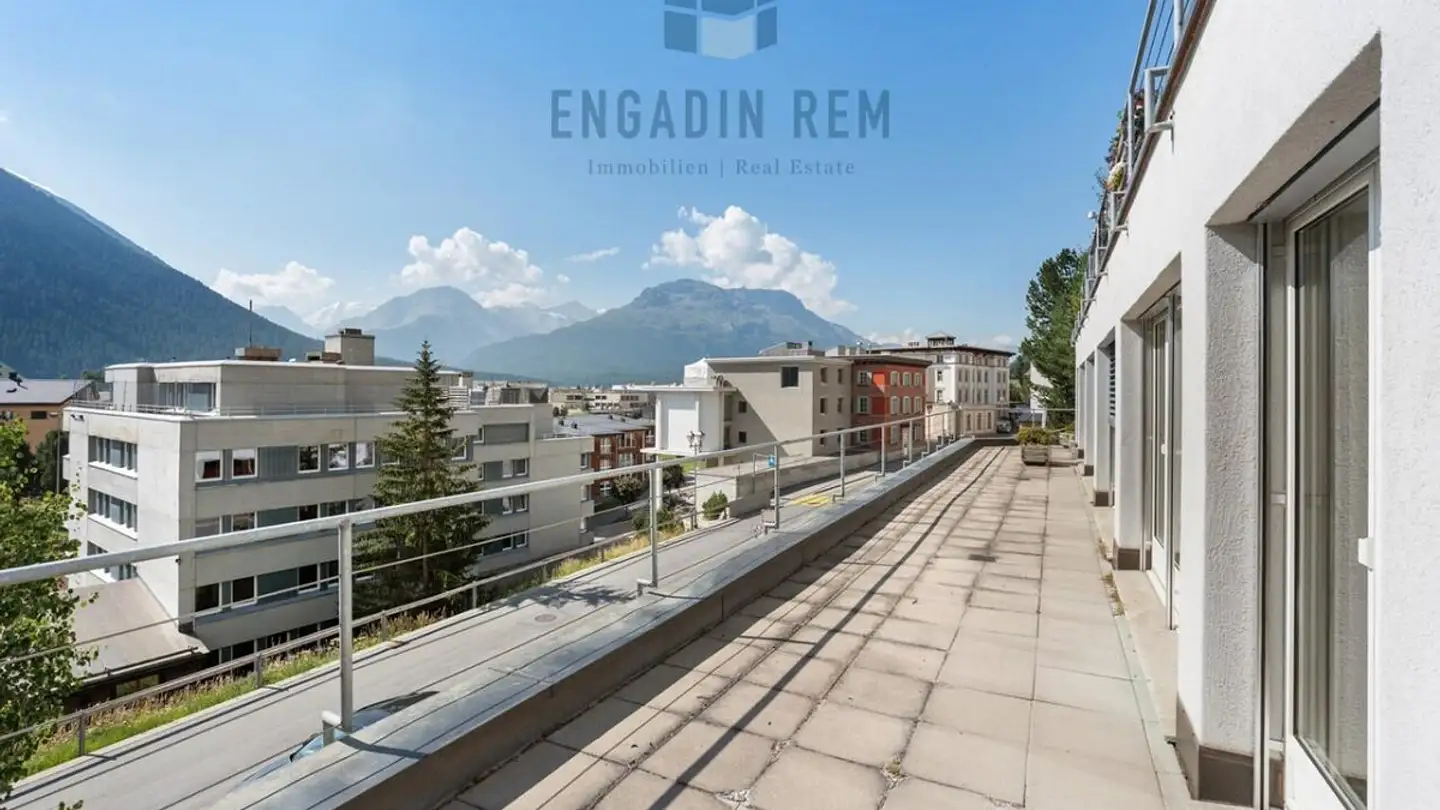 Spazio ufficio in vendita - Quadratscha 25, 7503 Samedan