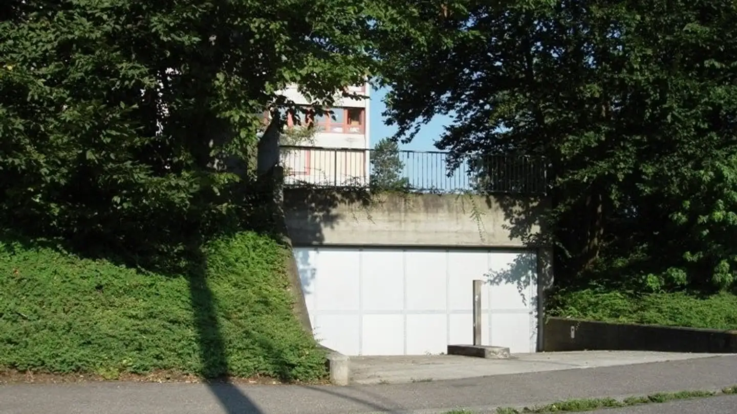 Place de parking souterraine à louer - Neuhofweg 21, 4147 Aesch BL