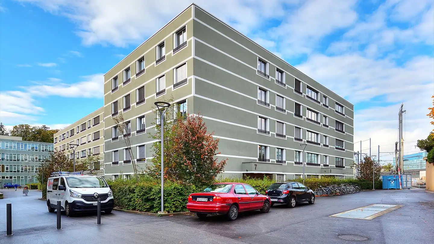 Überdachter Motorradparkplatz mieten - Luxweg 1, 5000 Aarau