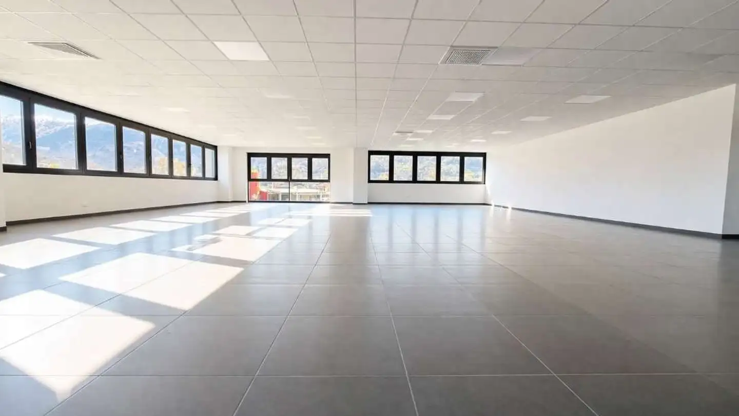 Shop for rent - 6512 Giubiasco - Photo 4