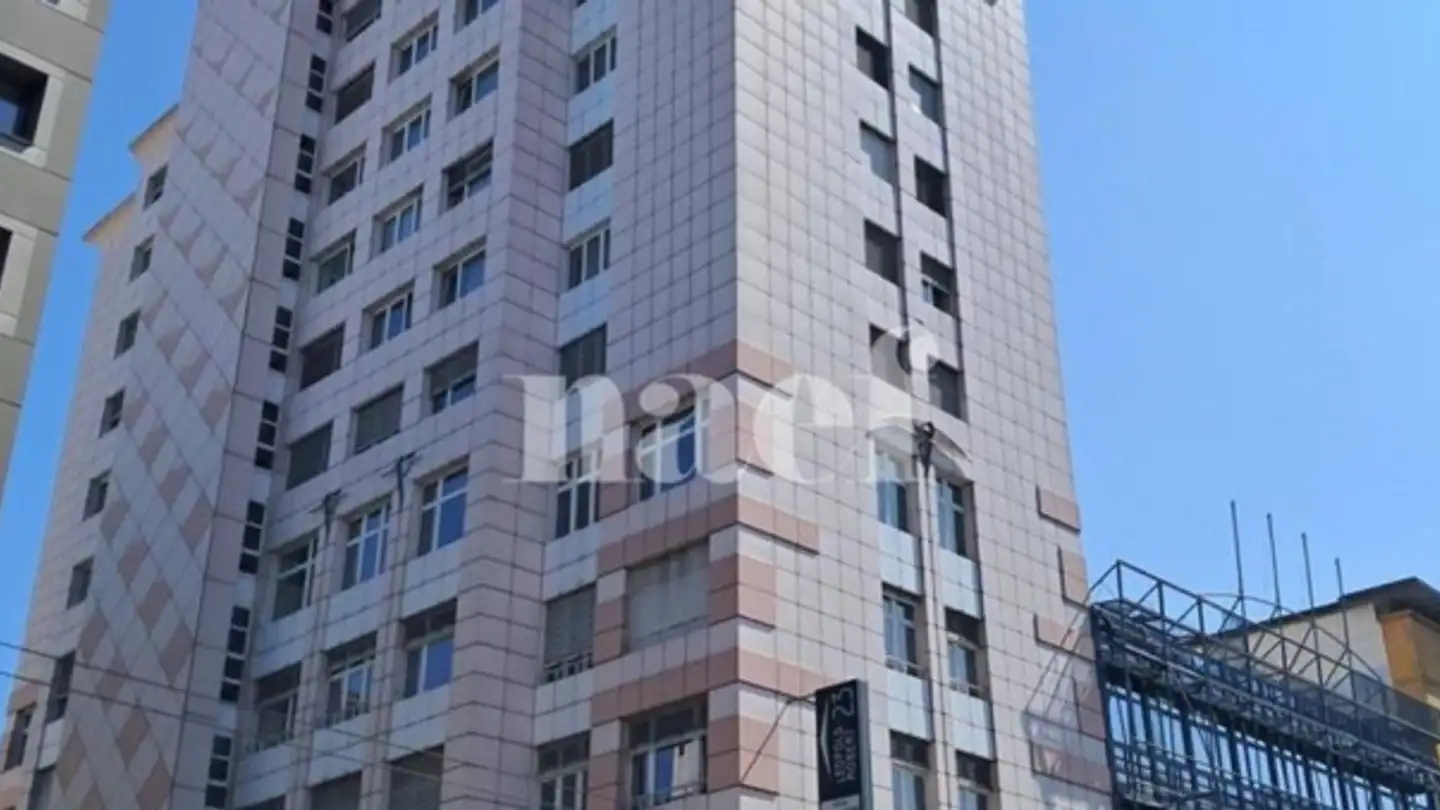 Gewerbe mieten - Avenue Léopold-Robert 23, 2300 La Chaux-de-Fonds