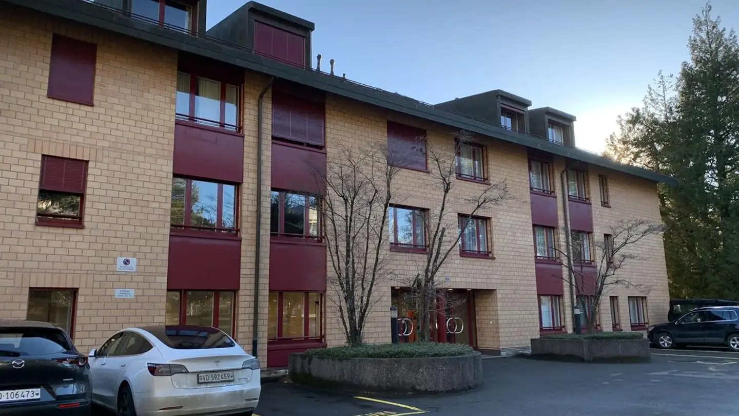 Covered parking space for rent - Boulevard De La Forêt 32, 1009 Pully