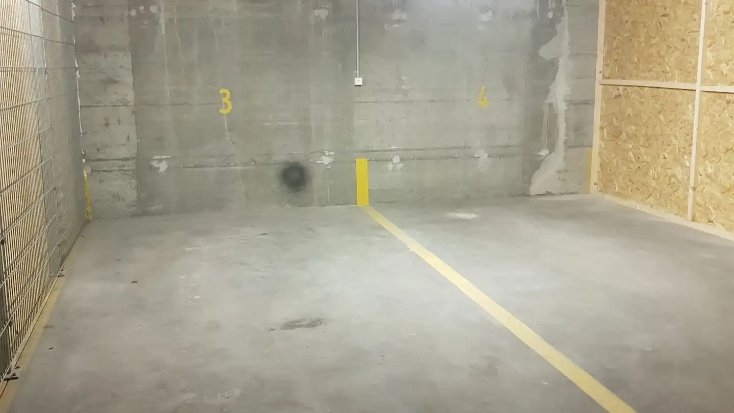 Doppelgarage mieten - Rue Des Agges 8, 1635 La Tour-de-Trême - Foto 2