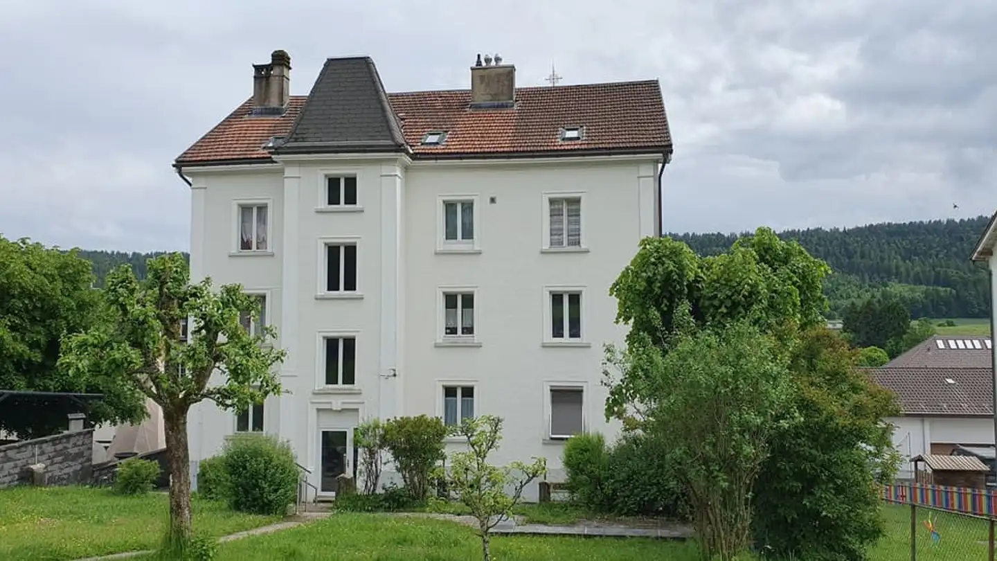 Appartement à louer - Rue Albert-Gobat, 2720 Tramelan - Photo 2