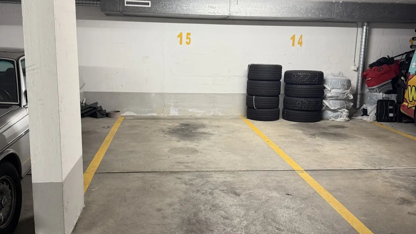 Single garage for rent - Am Brunnenbächli 14, 8125 Zollikerberg