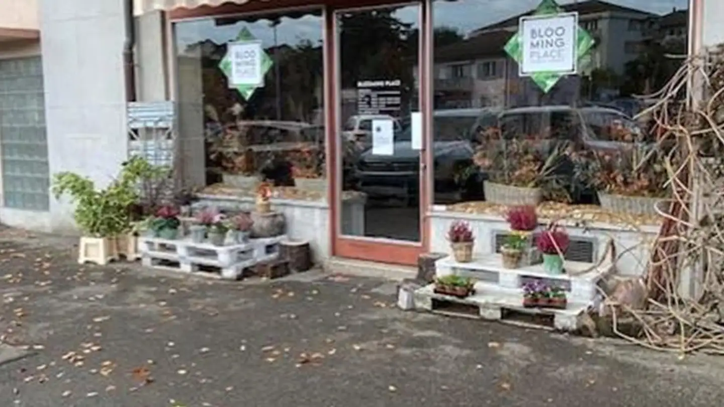 Mischgenutztes Gebäude mieten - Place Centrale 1, 1305 Penthalaz - Foto 3