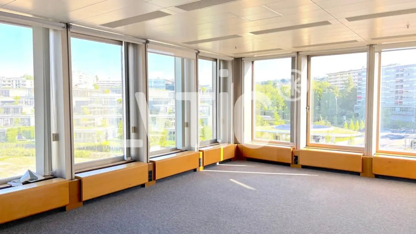 Commercial for rent - 1008 Prilly