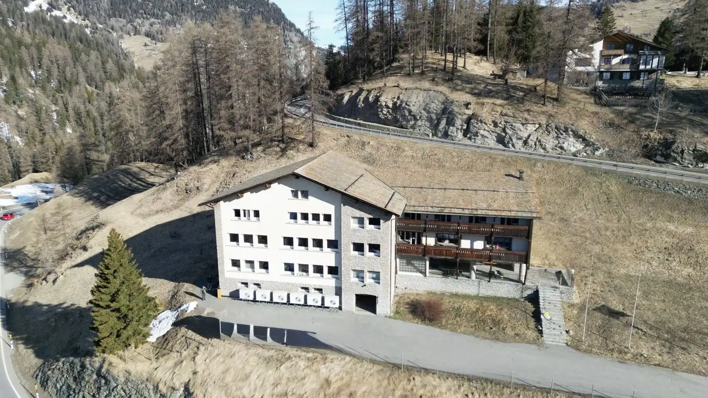 Mixed-use building for sale - Veia Gelgia 19, 7456 Marmorera