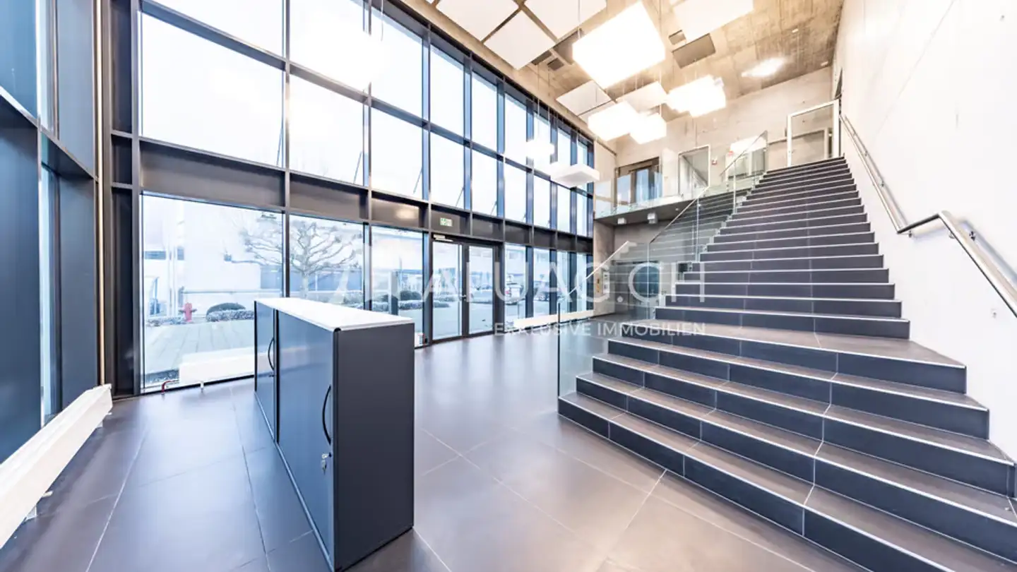 Commercial à vendre - 2564 Bellmund