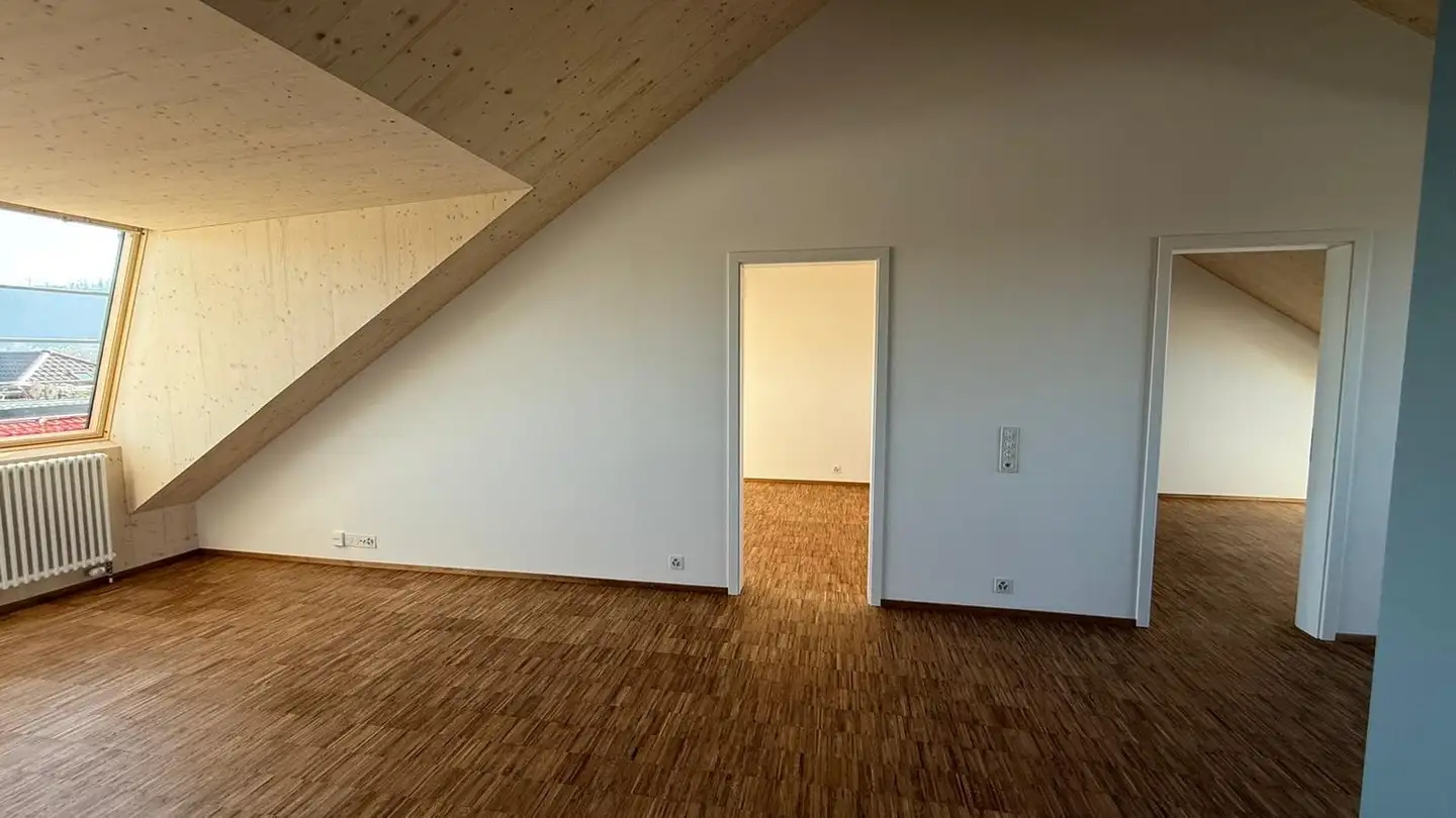 Dachgeschosswohnung mieten - Genossenschaftsstrasse 7, 4132 Muttenz - Foto 2