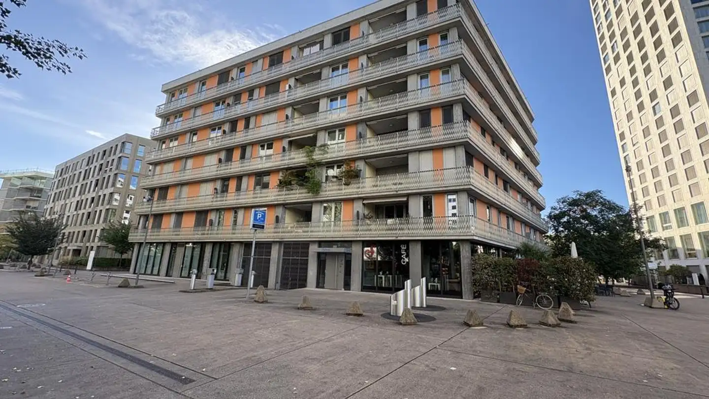 Überdachter Motorradparkplatz mieten - 8005 Zürich