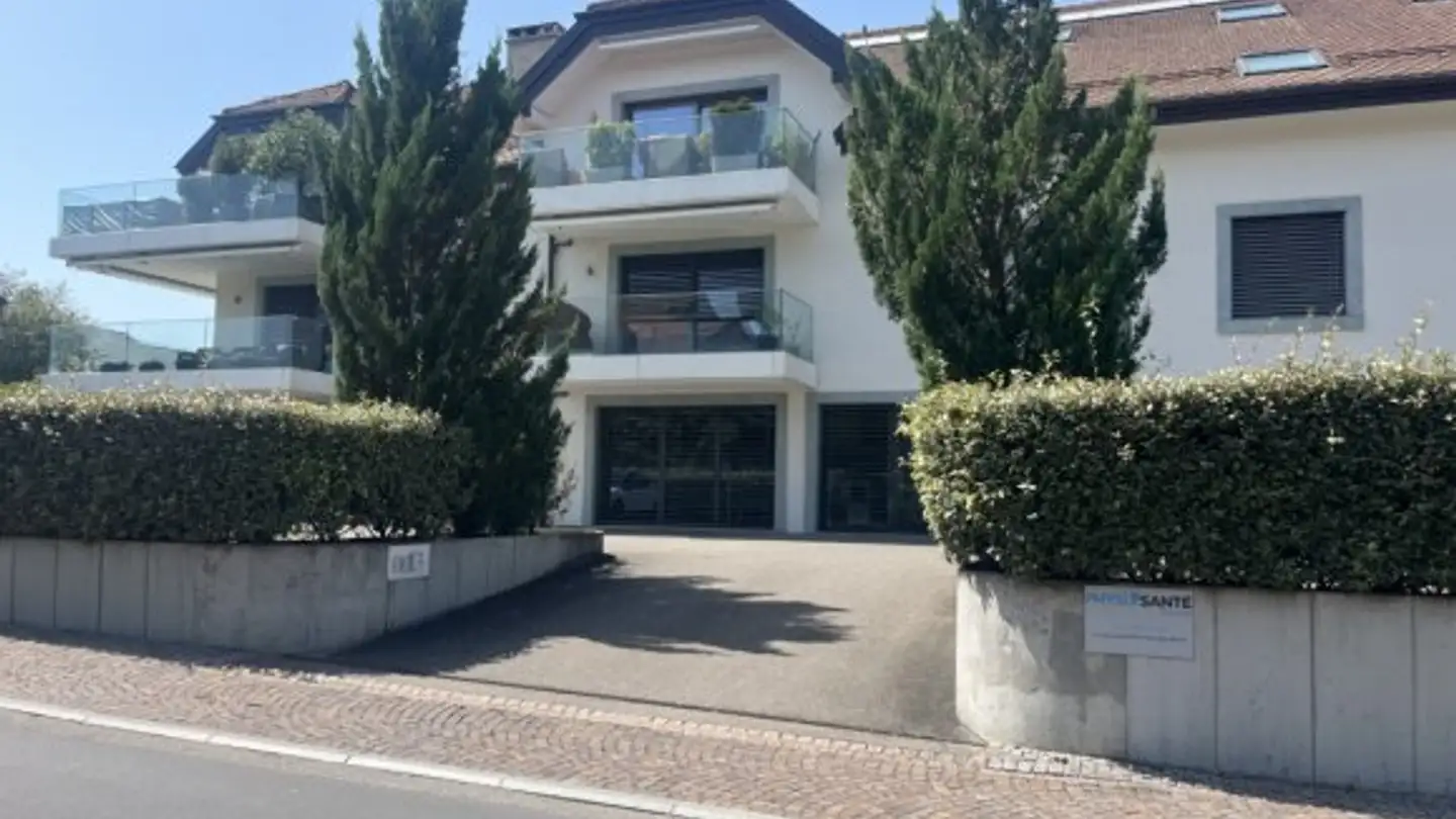 Place de parking extérieure à louer - Grand-Rue 38b, 1297 Founex