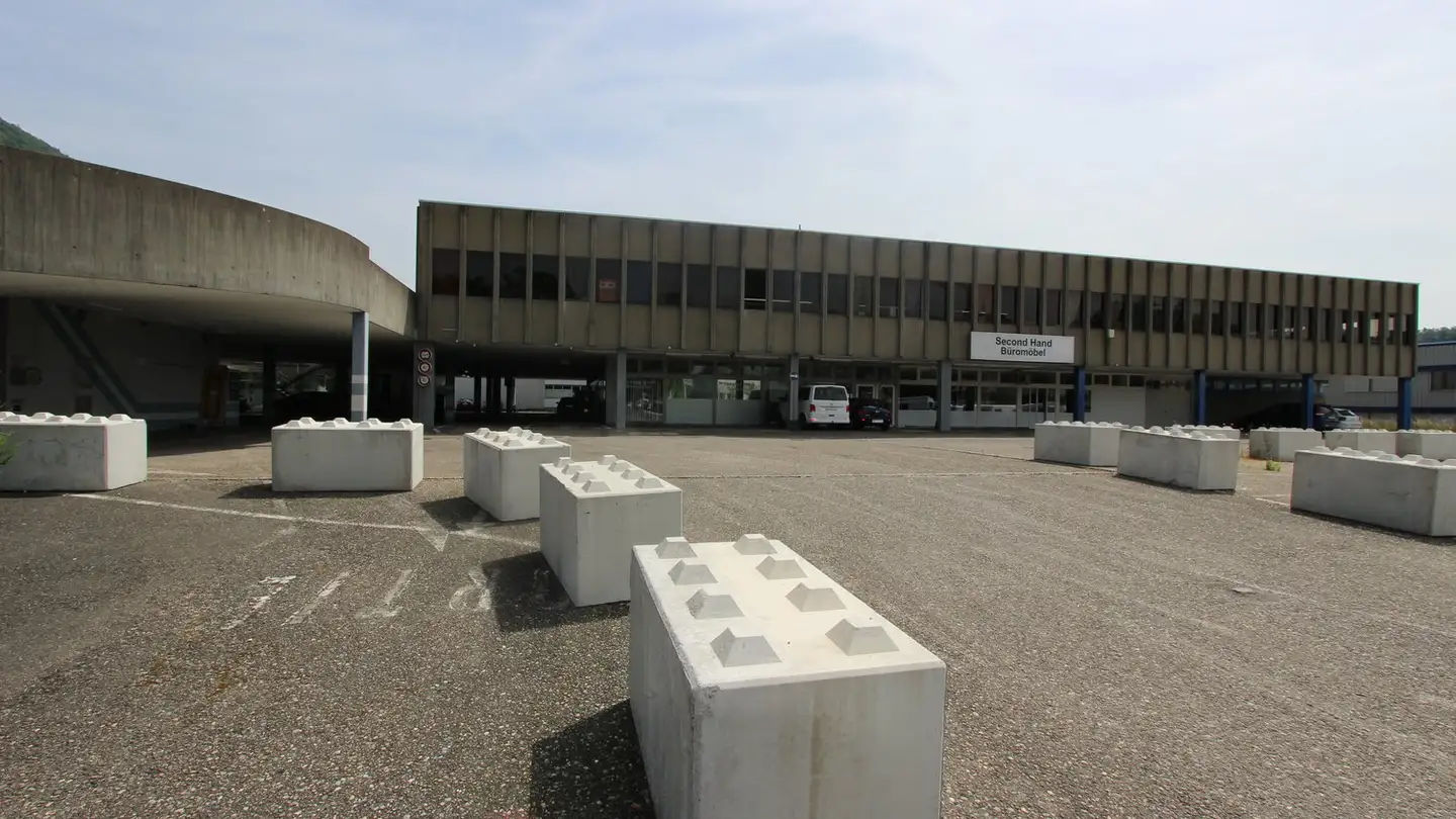 Indoor motorbike parking space for rent - Rue Johann-Renfer / Johann-Renfer-Strasse 1, 2504 Biel/Bienne