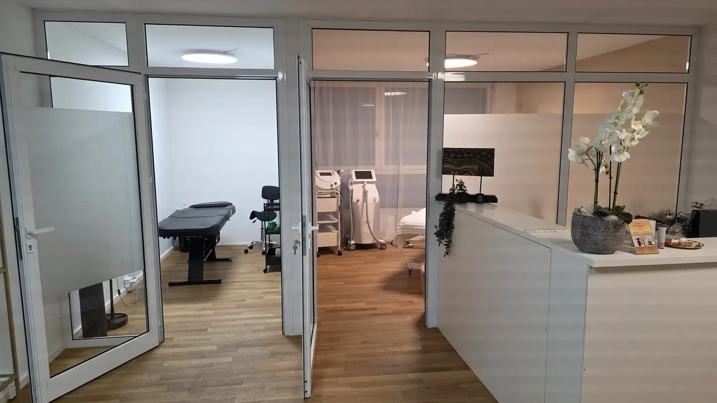 Commercial for rent - 8905 Arni AG