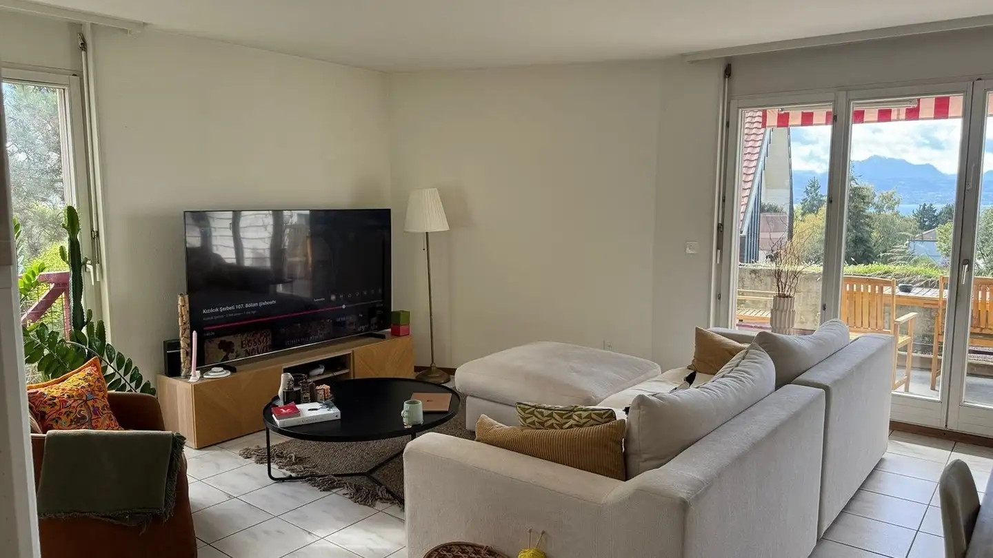 Appartement à louer - Avenue Des Roses 3, 1009 Pully