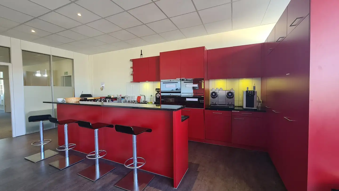 Commercial for rent - Althardstrasse 10, 8105 Regensdorf