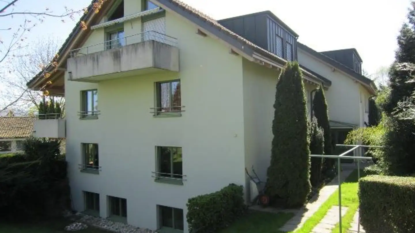 Place de parking extérieure à louer - Goldenthalweg 18, 4104 Oberwil BL