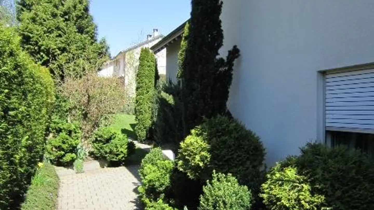 Place de parking extérieure à louer - Goldenthalweg 18, 4104 Oberwil BL - Photo 2