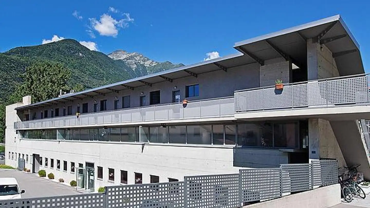 Parcheggio esterno in affitto - Via Stazione 18a, 6532 Castione