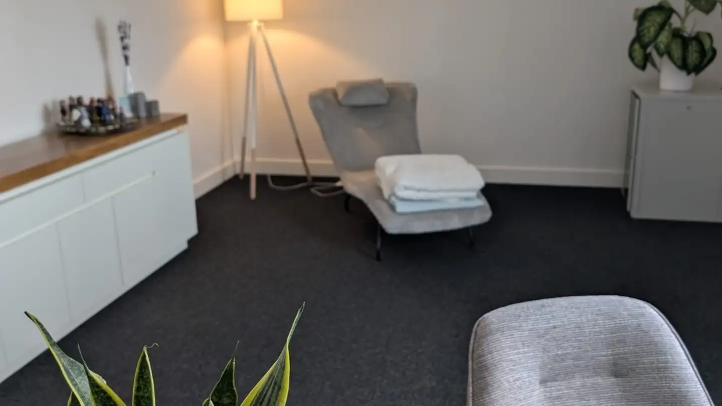 Commercial à louer - Bahnhofplatz 10, 8853 Lachen SZ