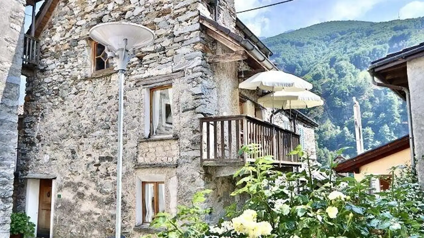 Maison troglodyte à vendre - 6659 Camedo