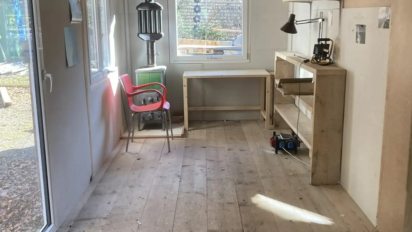 Commercial for rent - 4492 Tecknau