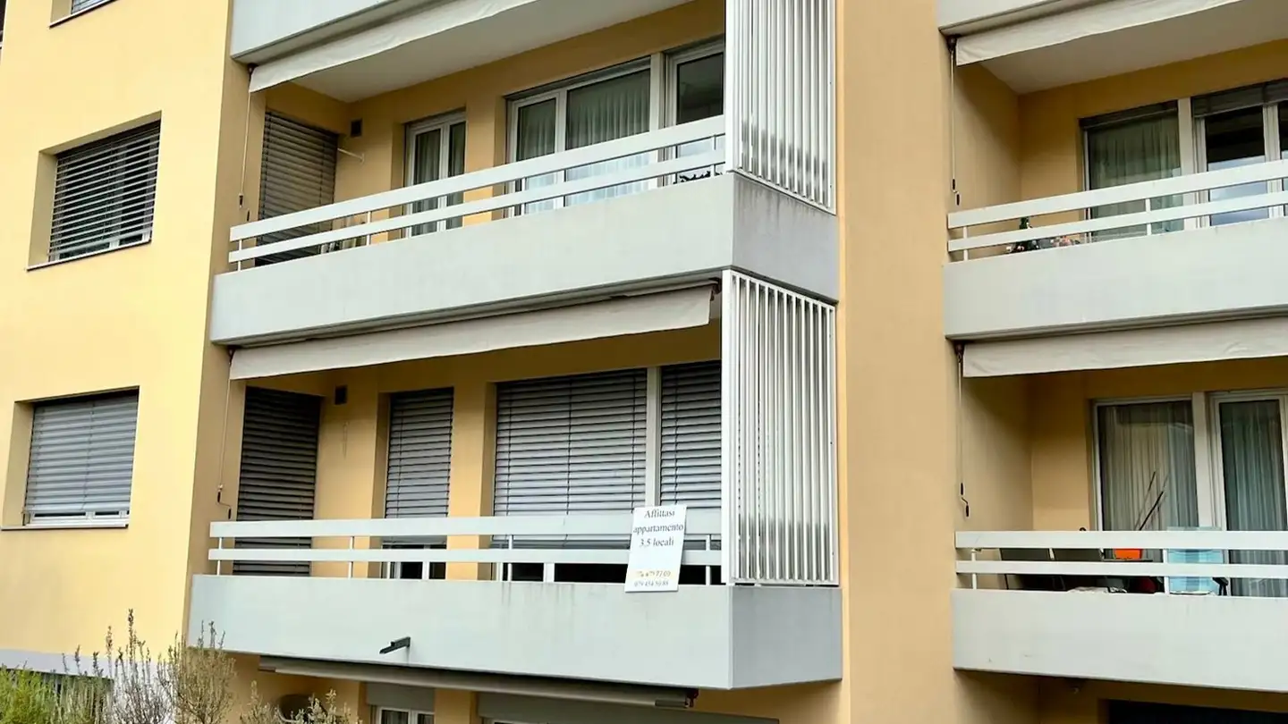 Appartement à louer - 6600 Muralto - Photo 2