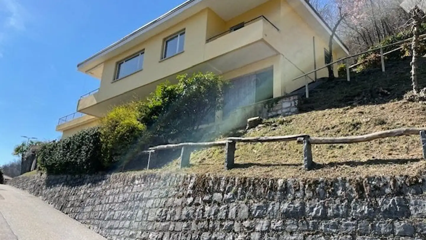 Single house for sale - 6565 S. Bernardino