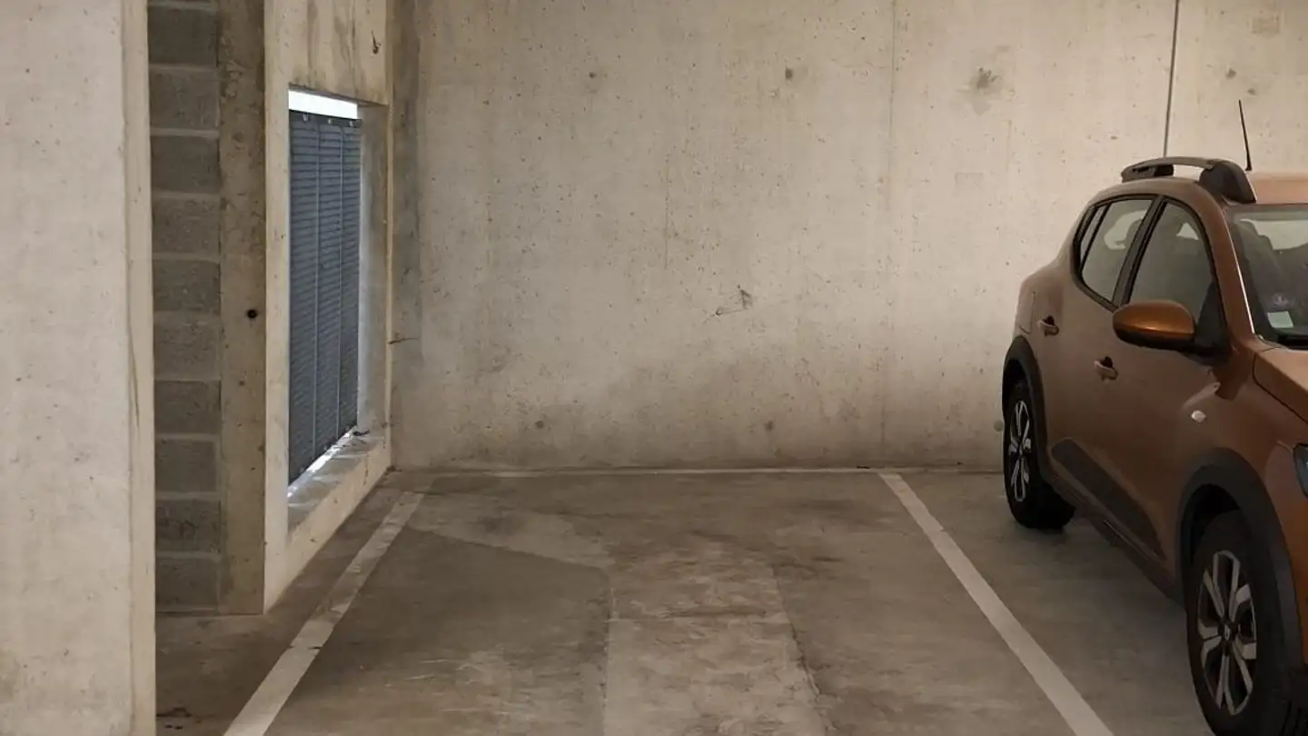 Place de parking souterraine à louer - Chemin Falconnier 27, 1260 Nyon