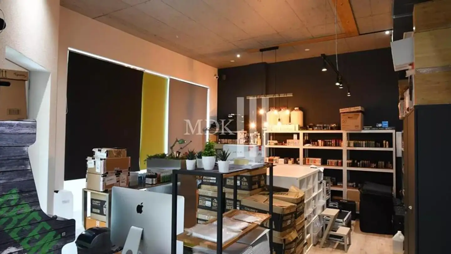 Mixed-use building for rent - 1870 Monthey