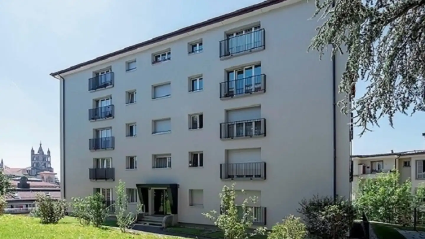 Outdoor parking space for rent - Avenue De Riant-Mont 8, 1004 Lausanne