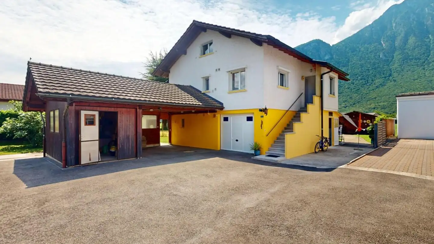 Residential building for sale - 1897 Bouveret