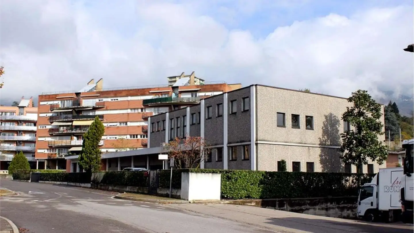 Commerciale in affitto - Via Monte Generoso 7, 6874 Castel San Pietro