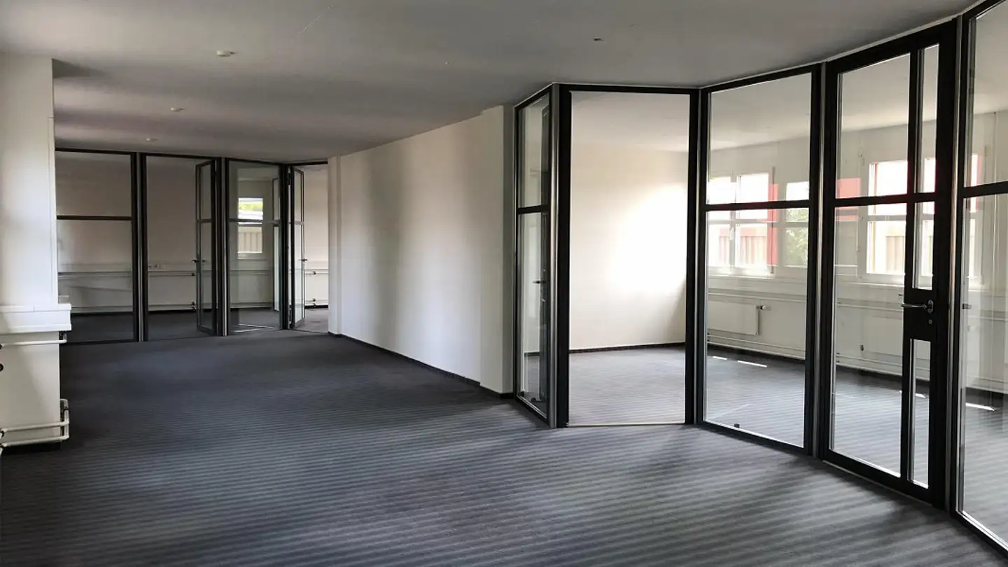 Commercial for rent - Buchmattstrasse, 3400 Burgdorf - Photo 3