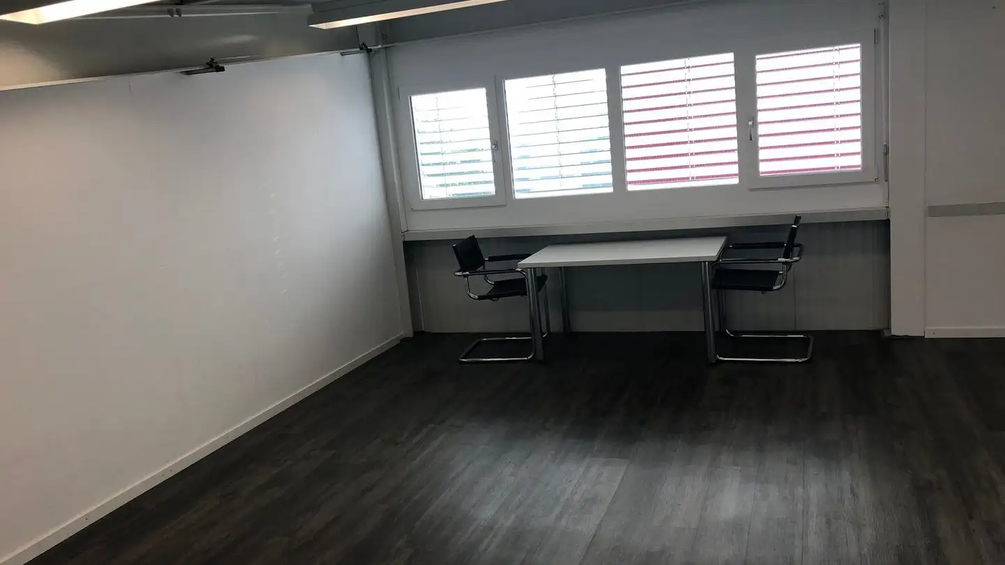 Grande magazzino in affitto - Isenrietstrasse 30, 8617 Mönchaltorf - Foto 3