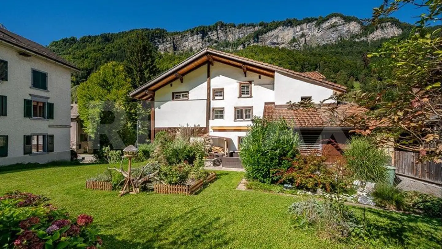 Mehrfamilienhaus kaufen - Dorfstrasse 1, 8782 Rüti GL - Foto 2