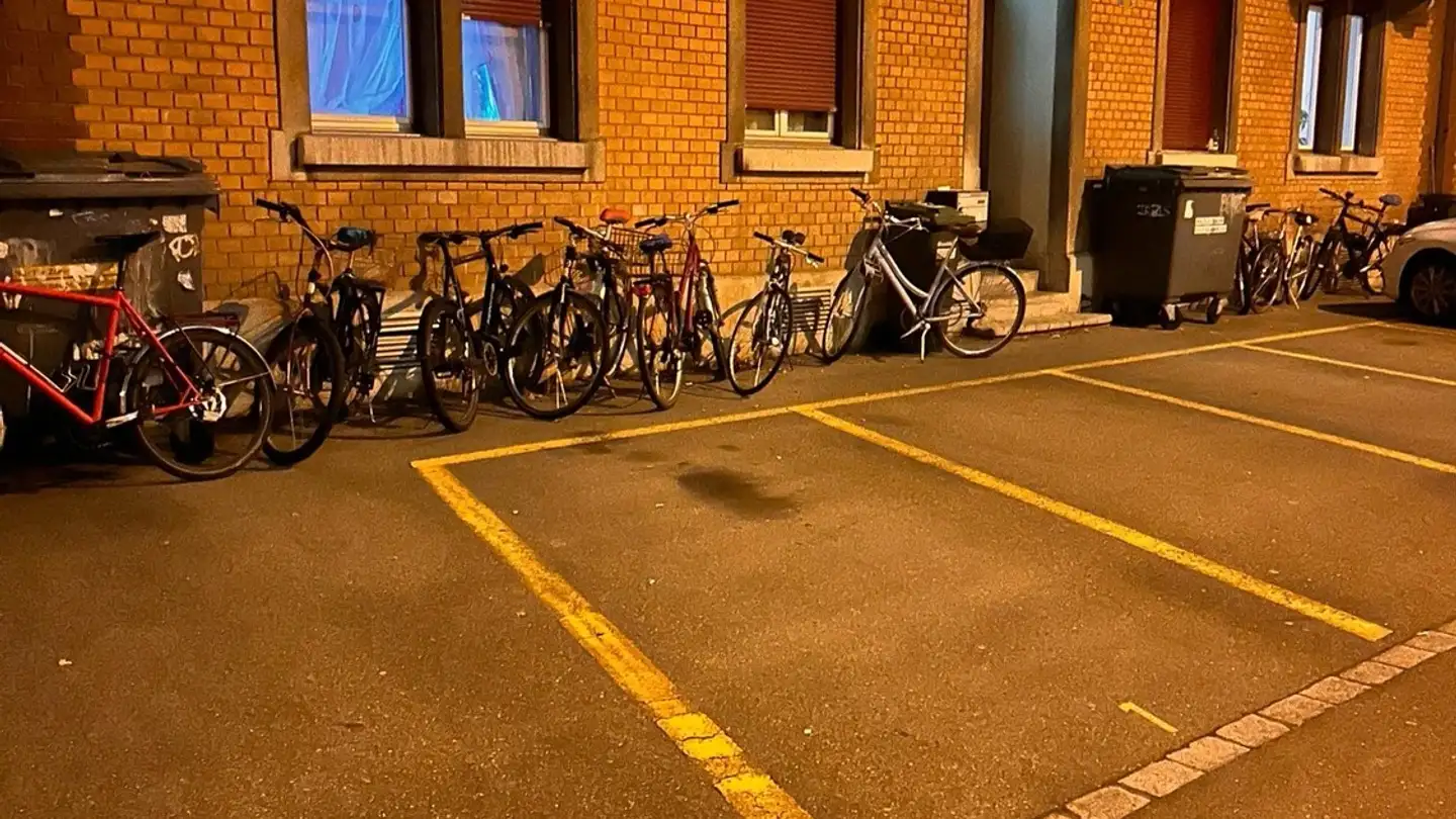 Parkplatz im Freien mieten - 8004 Zürich