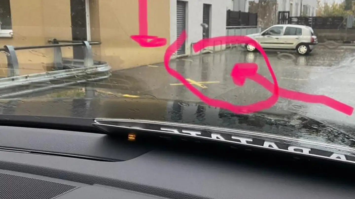 Place de parking extérieure à louer - Rue Fritz-Courvoisier 58, 2300 La Chaux-de-Fonds