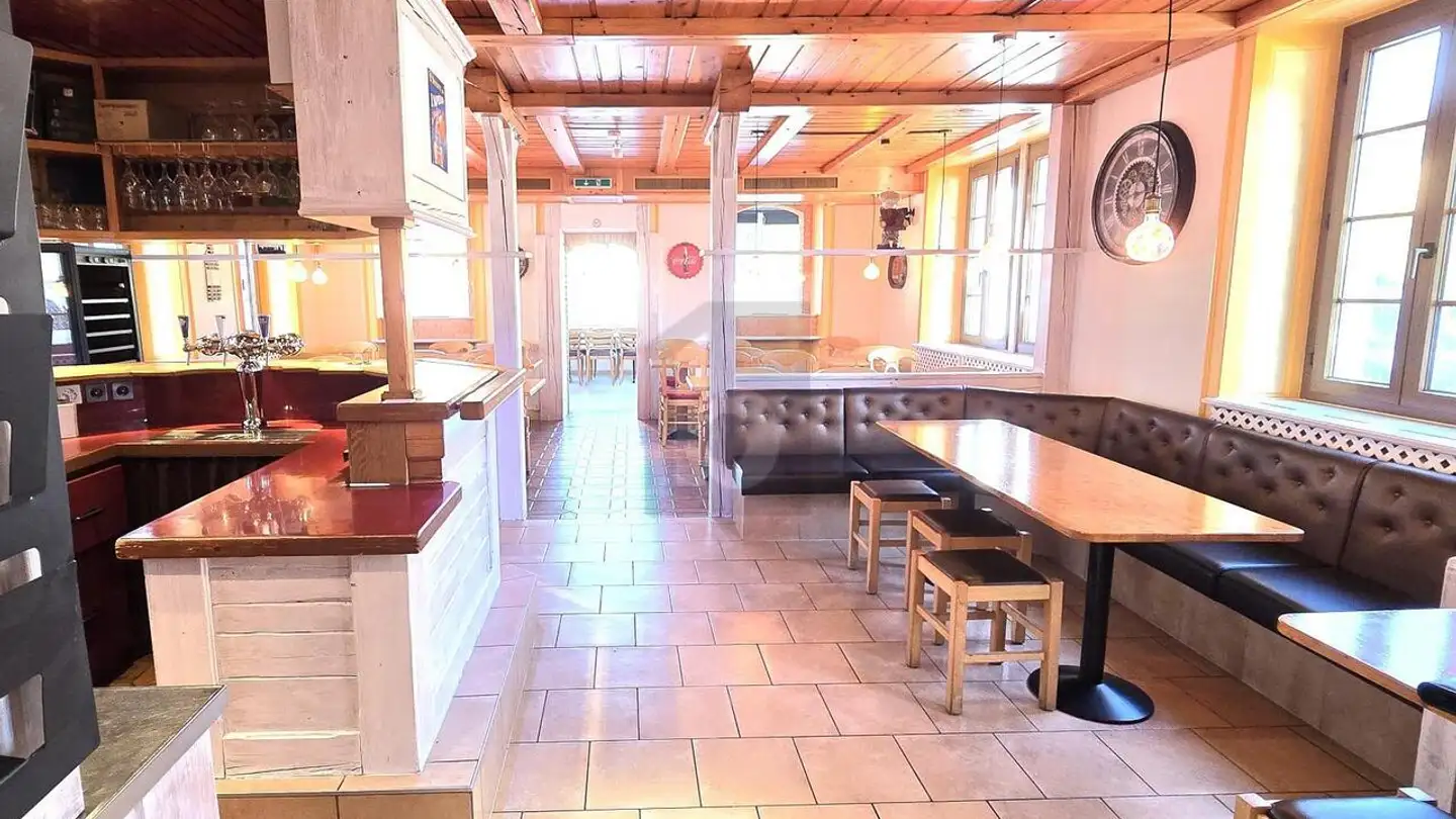 Restaurant for rent - 2114 Fleurier - Photo 2