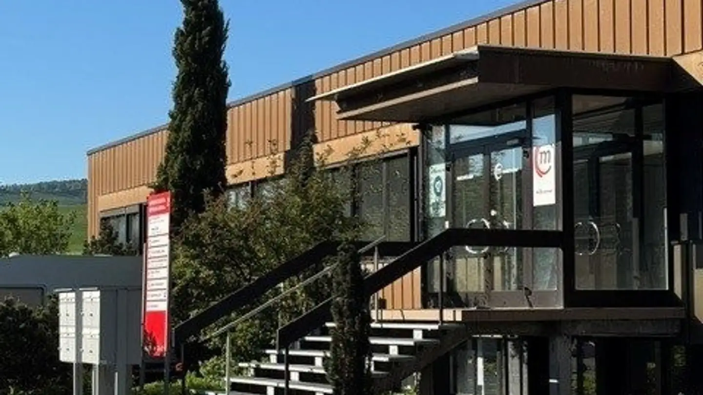 Industrial property for rent - Gisleren 2, 3266 Wiler b. Seedorf