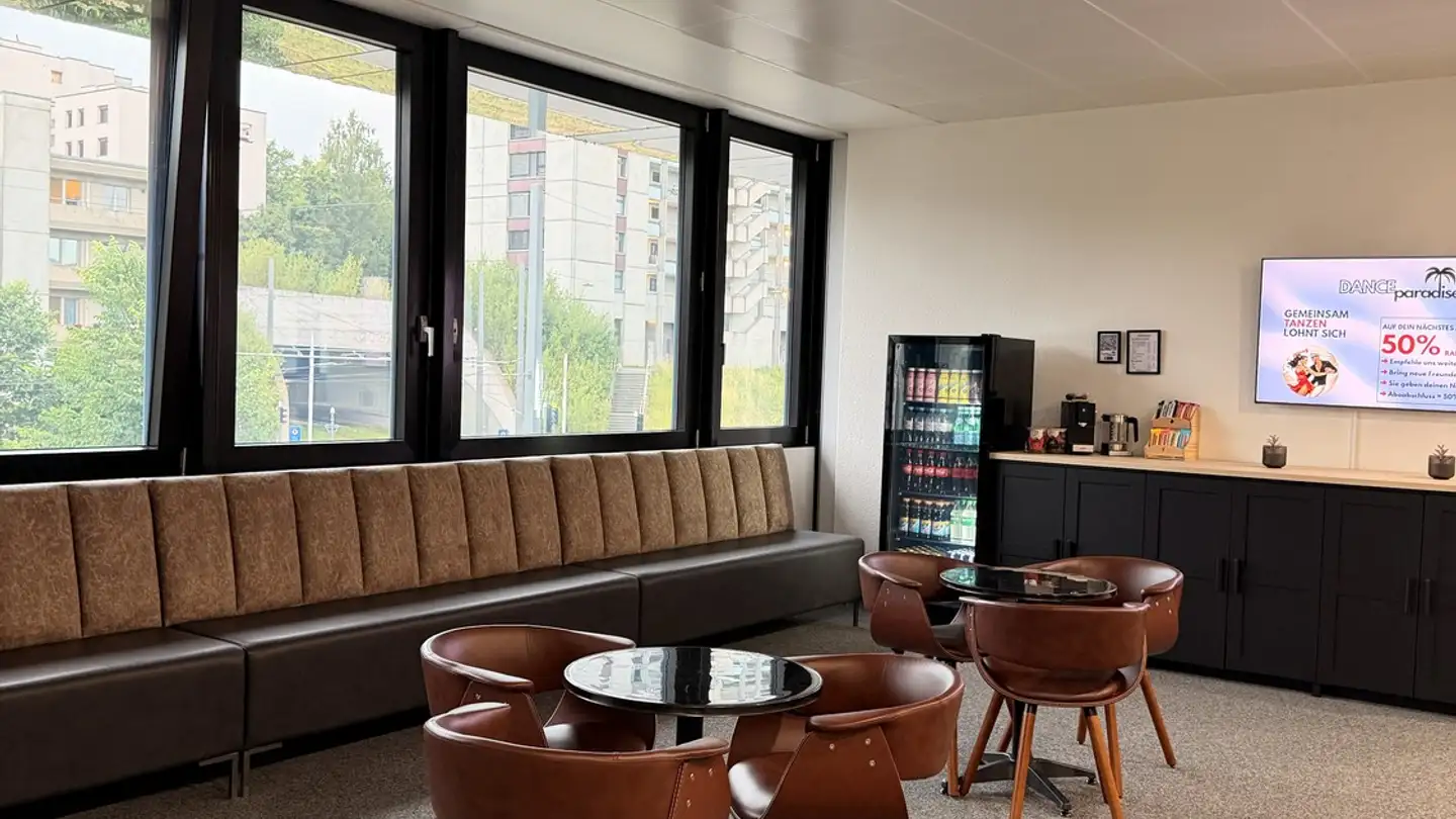 Commercial for rent - Badenerstrasse 88a, 8952 Schlieren - Photo 2