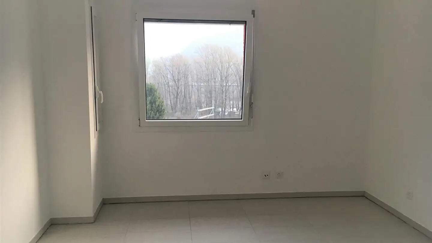 Stepped apartment for rent - Viale Moesa 2, 6517 Arbedo - Photo 4