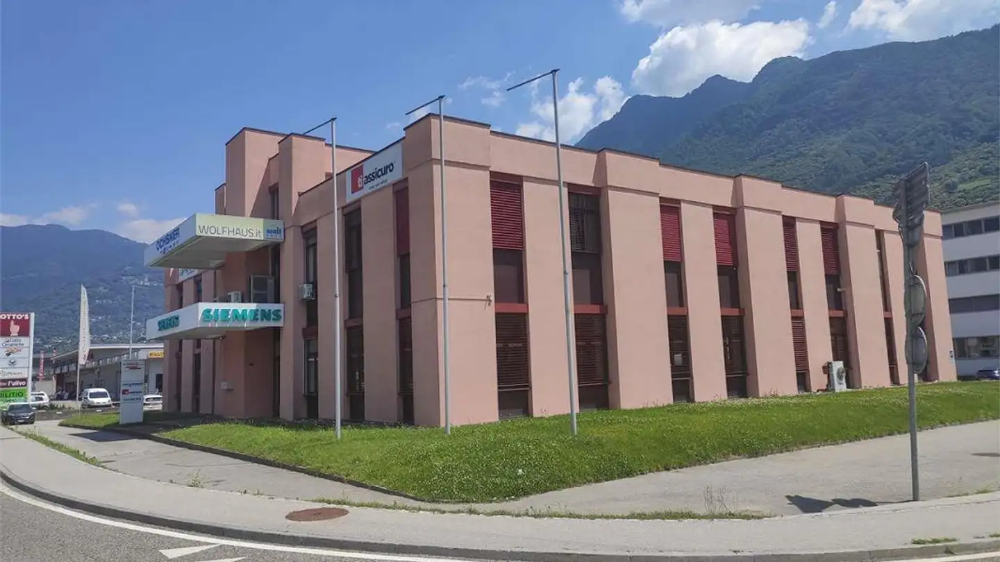 Parcheggio esterno in affitto - In Tirada 34, 6528 Camorino