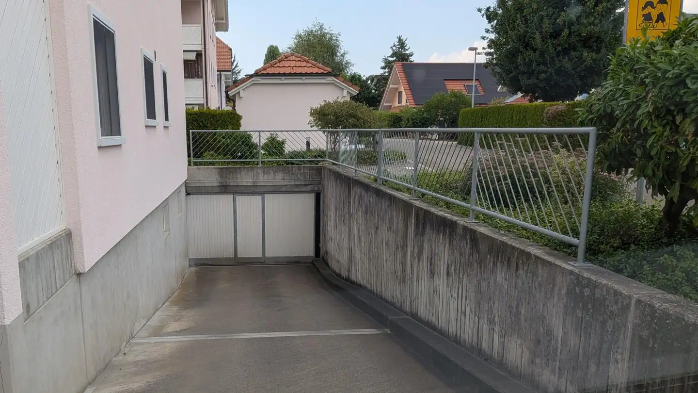 Place de parking extérieure à louer - Aescherweg 3, 5725 Leutwil - Photo 3