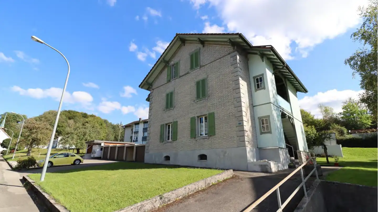 Mixed-use building for sale - 2830 Courrendlin