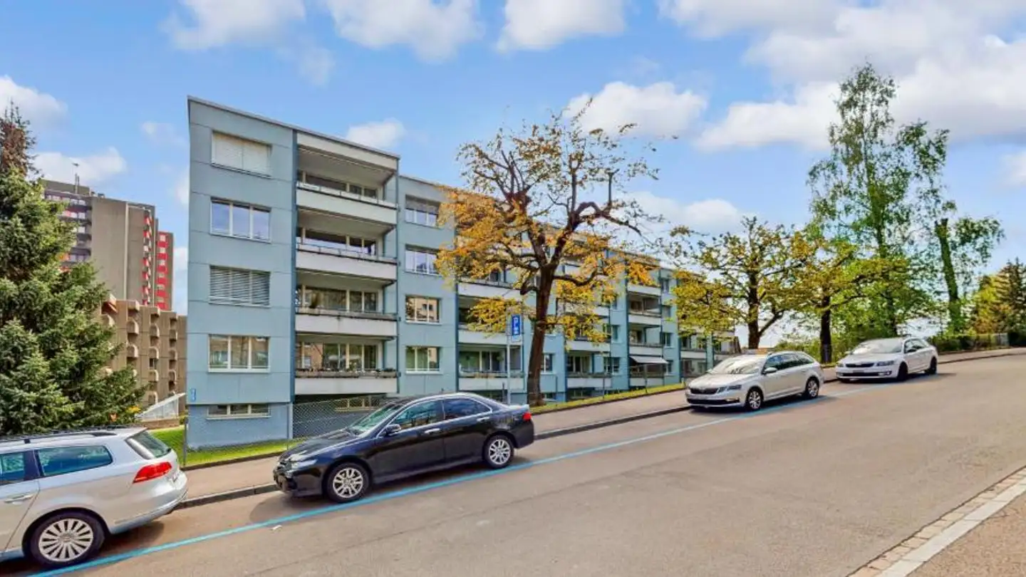 Place de parking extérieure à louer - Klebestrasse, 8041 Zürich