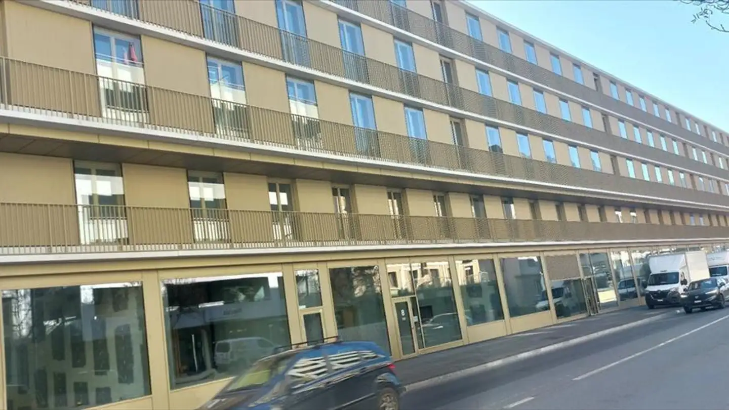 Edificio ad uso misto in affitto - Cour De La Gare, 1950 Sion