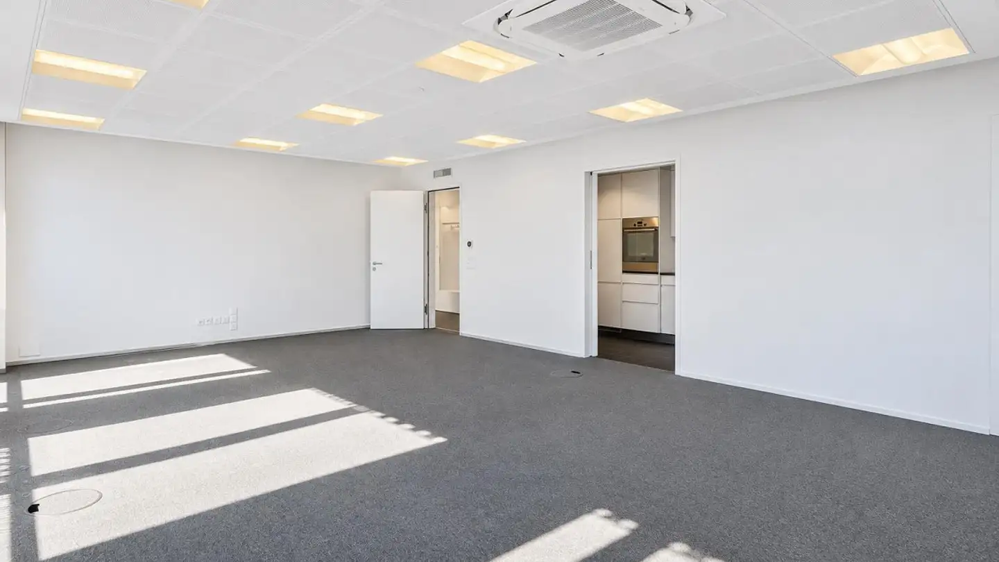 Commercial à louer - Robert-Durrer-Strasse 2, 6370 Stans - Photo 2