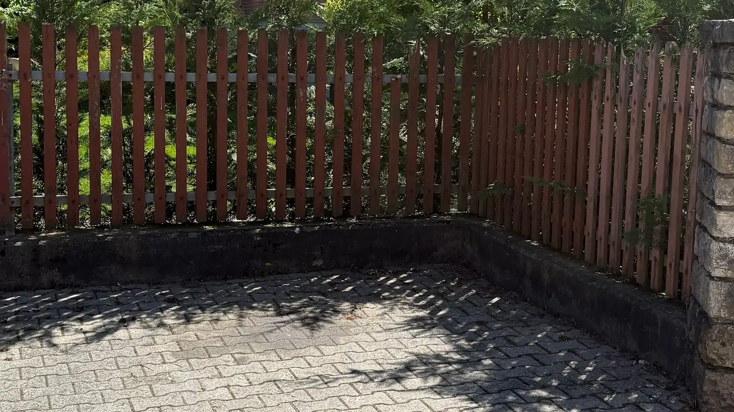 Parcheggio esterno in affitto - Chemin De La Course / Rennweg 86, 2504 Biel/Bienne