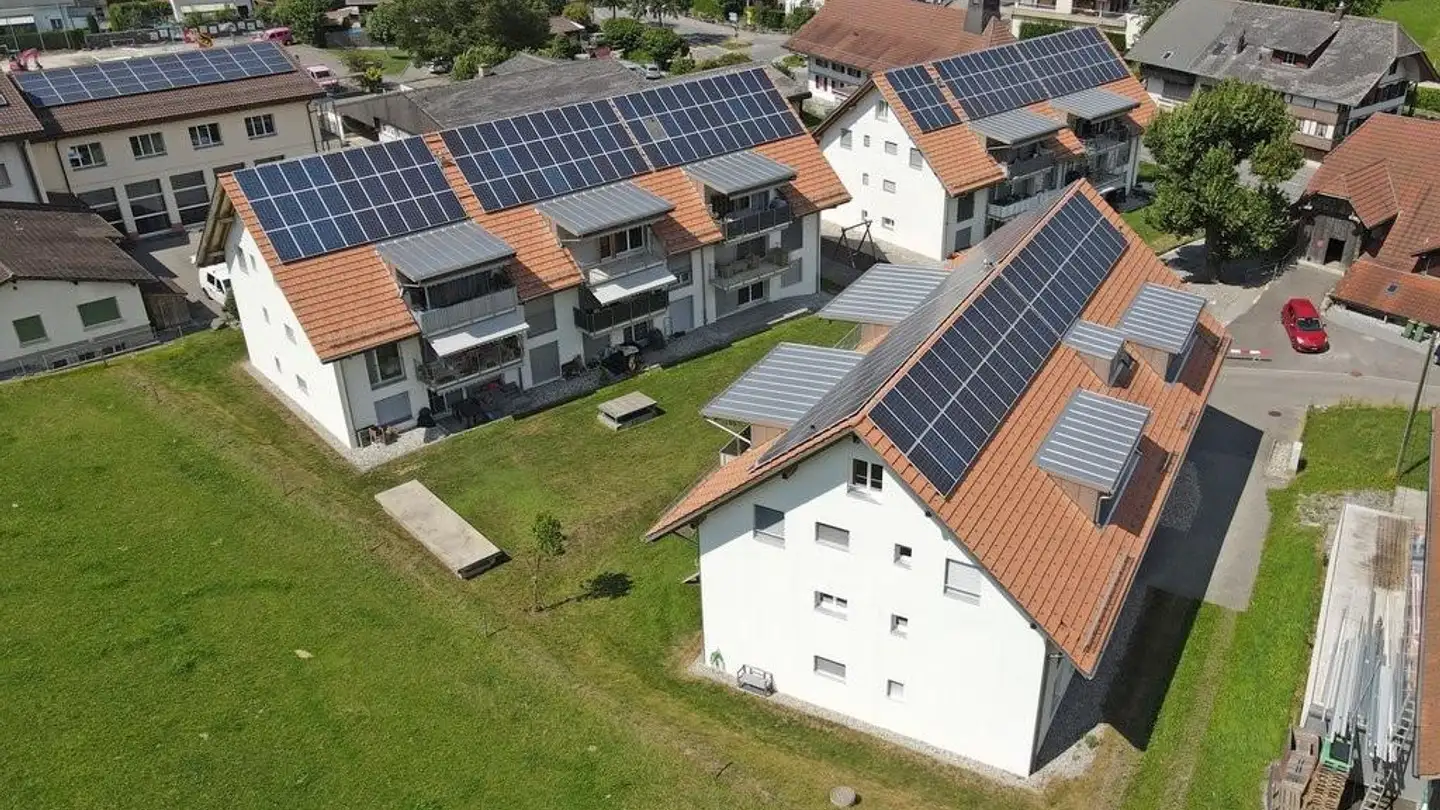 Place de parking intérieure pour moto à louer - Lilienweg 1a, 3638 Blumenstein